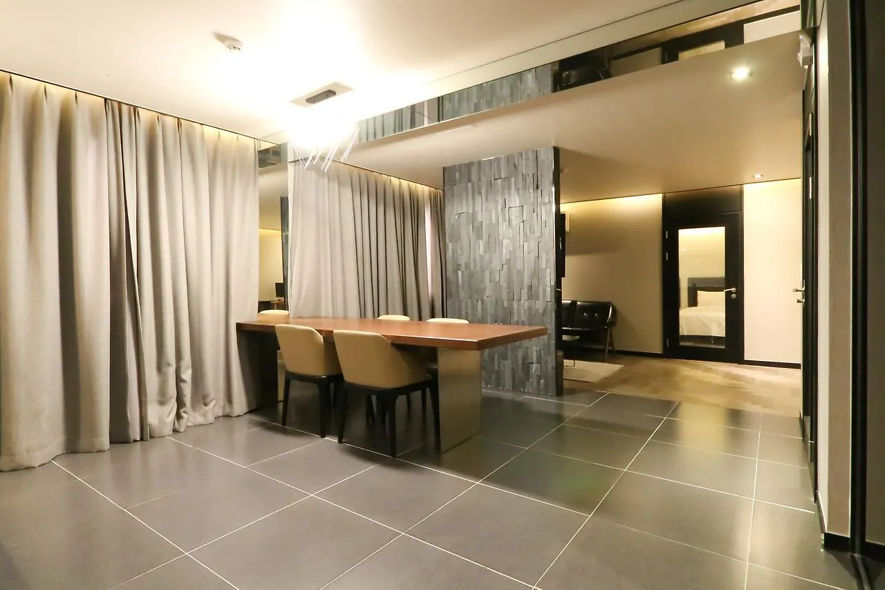 To Heaven Hotel Busan 2*,  South Korea