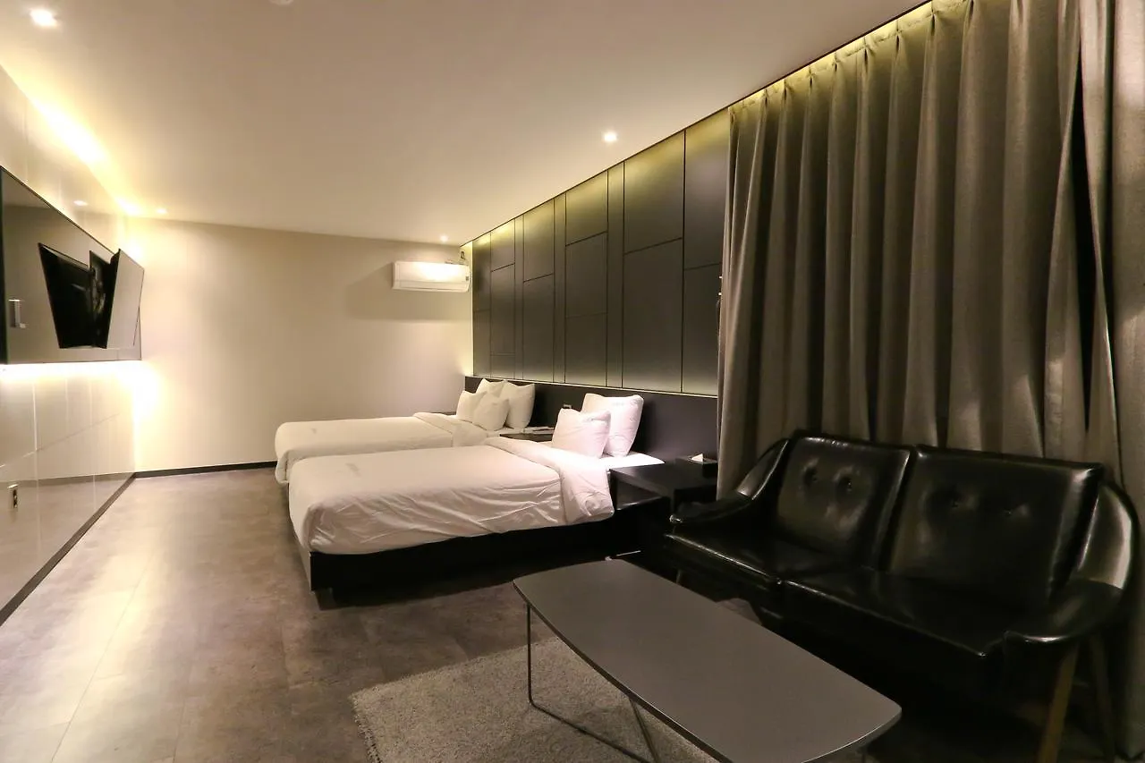 To Heaven Hotel Busan 2*,  South Korea