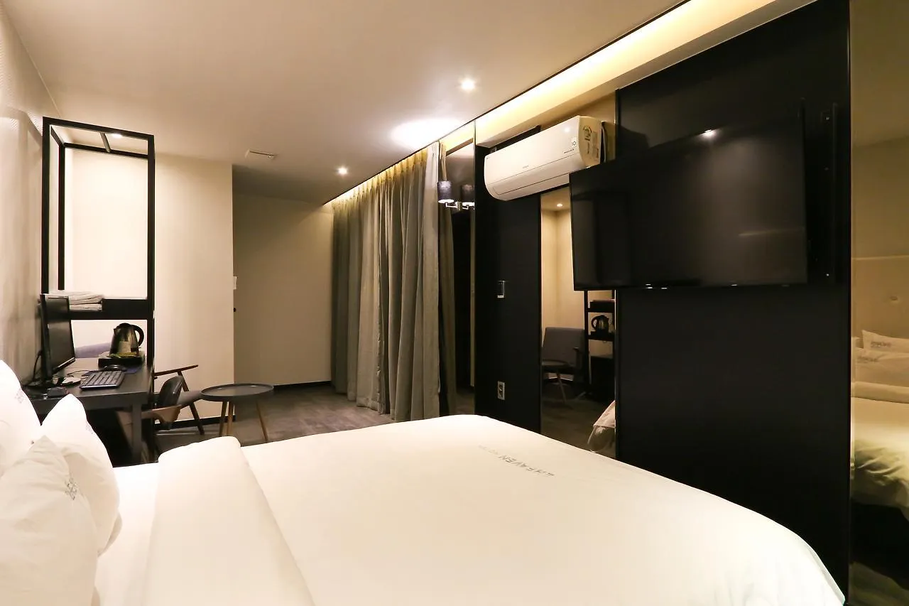 To Heaven Hotel Busan 2*,